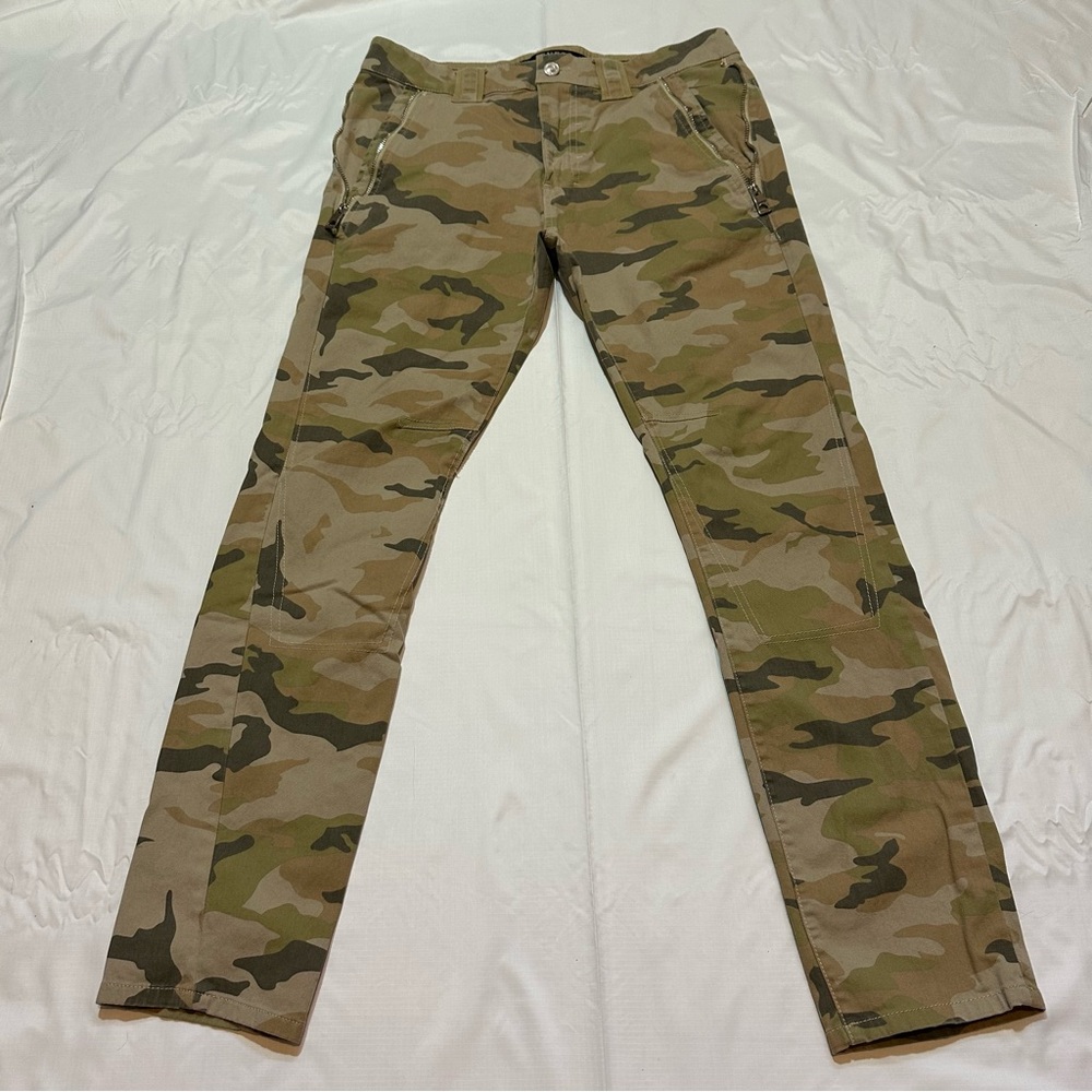 GUESS Men’s Camo Utility Cargo Pants | Y2K Military Workwear Zipper Pockets